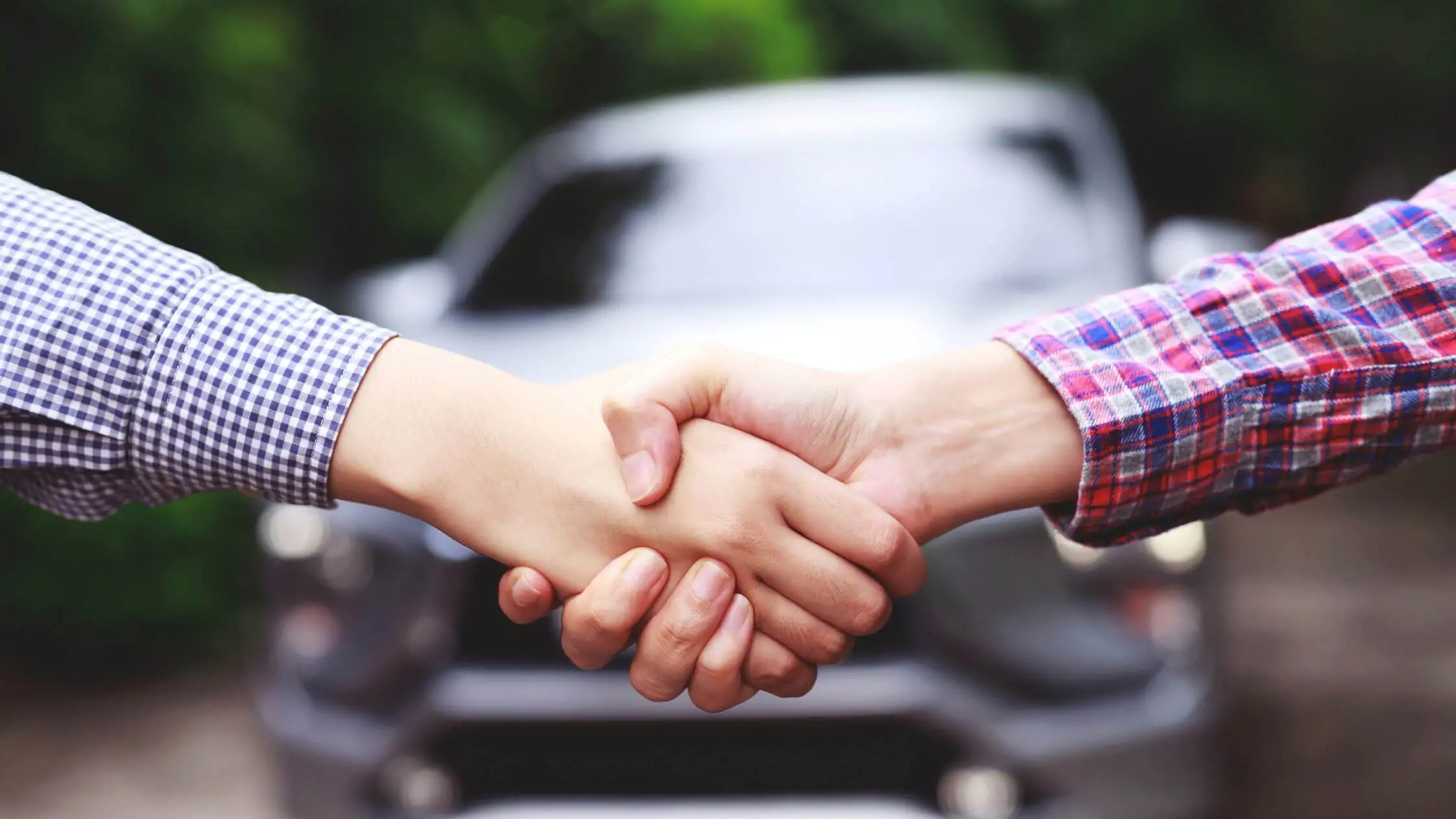 The Benefits of Using a Taxi Service Over Driving Yourself